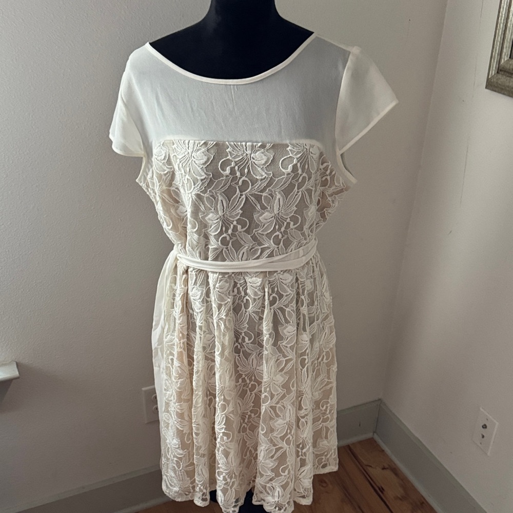 Dany & Nicole ivory cream overlay floral lace full bottom dress Sz 14